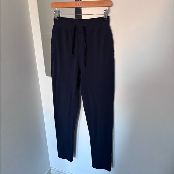 Lululemon Future Varsity Pants in Inkwell - Picture 5 of 13